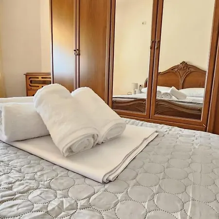 Elena's Gjirokastër